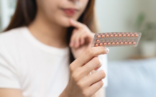 Oubli de pilule : que faire et comment réagir pour éviter une grossesse ?