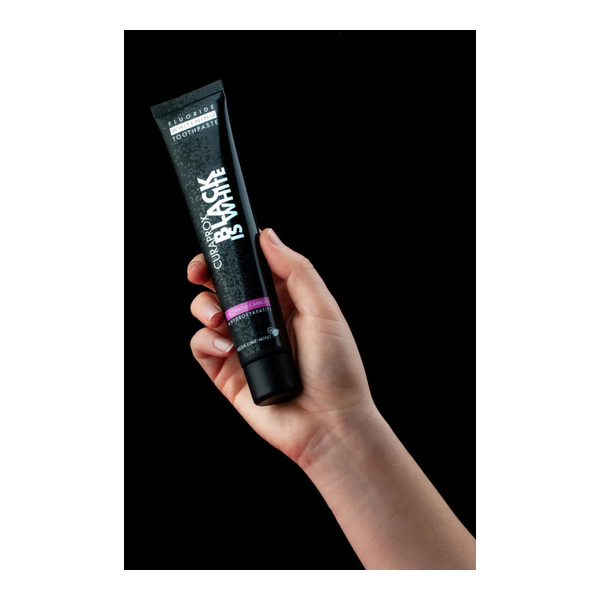 Curaprox Dentifrice blancheur au charbon actif Black is White