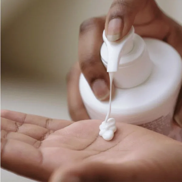 Topicrem Mela Lait unifiant ultra-hydratant SPF 15