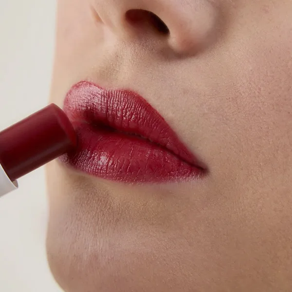 Avril Baume à lèvres teinté bio rechargeable