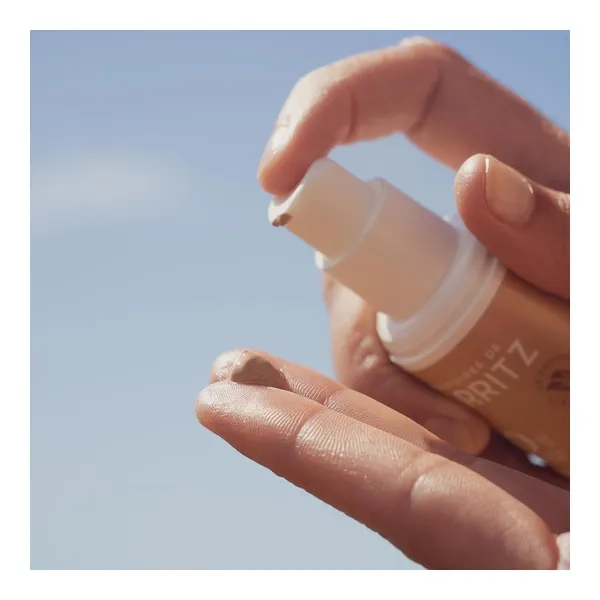 Laboratoires de Biarritz crème solaire teintée bio SPF 50
