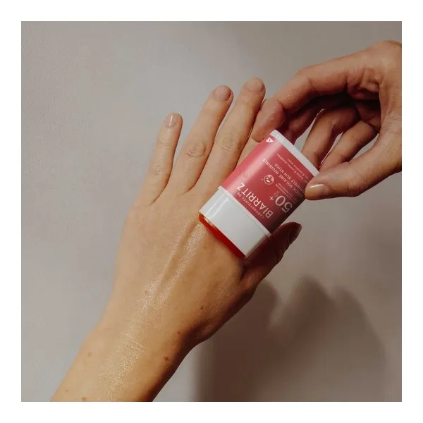 Laboratoires de Biarritz stick solaire invisible SPF 50+
