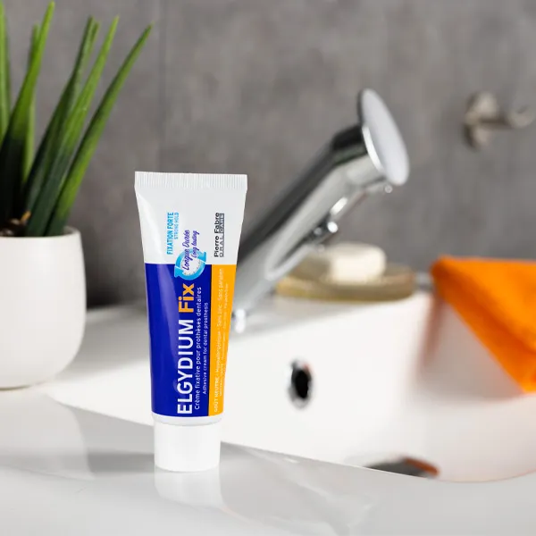 Elgydium Fix Fixation Forte Crème fixative