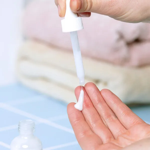 SVR ampoule flash sebiaclear AZ