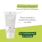 A Derma Protect AC fluide solaire matifiant résistant à l'eau SPF50+